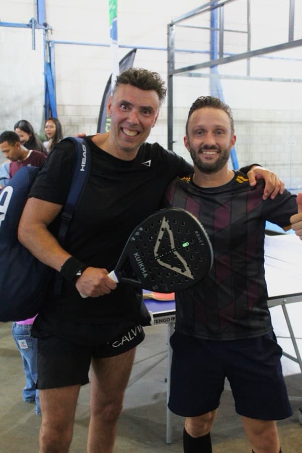 Padel Social spelers op de baan